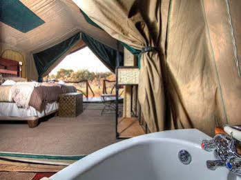 Camp Savuti Hotel Екстериор снимка