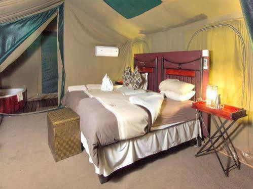 Camp Savuti Hotel Екстериор снимка